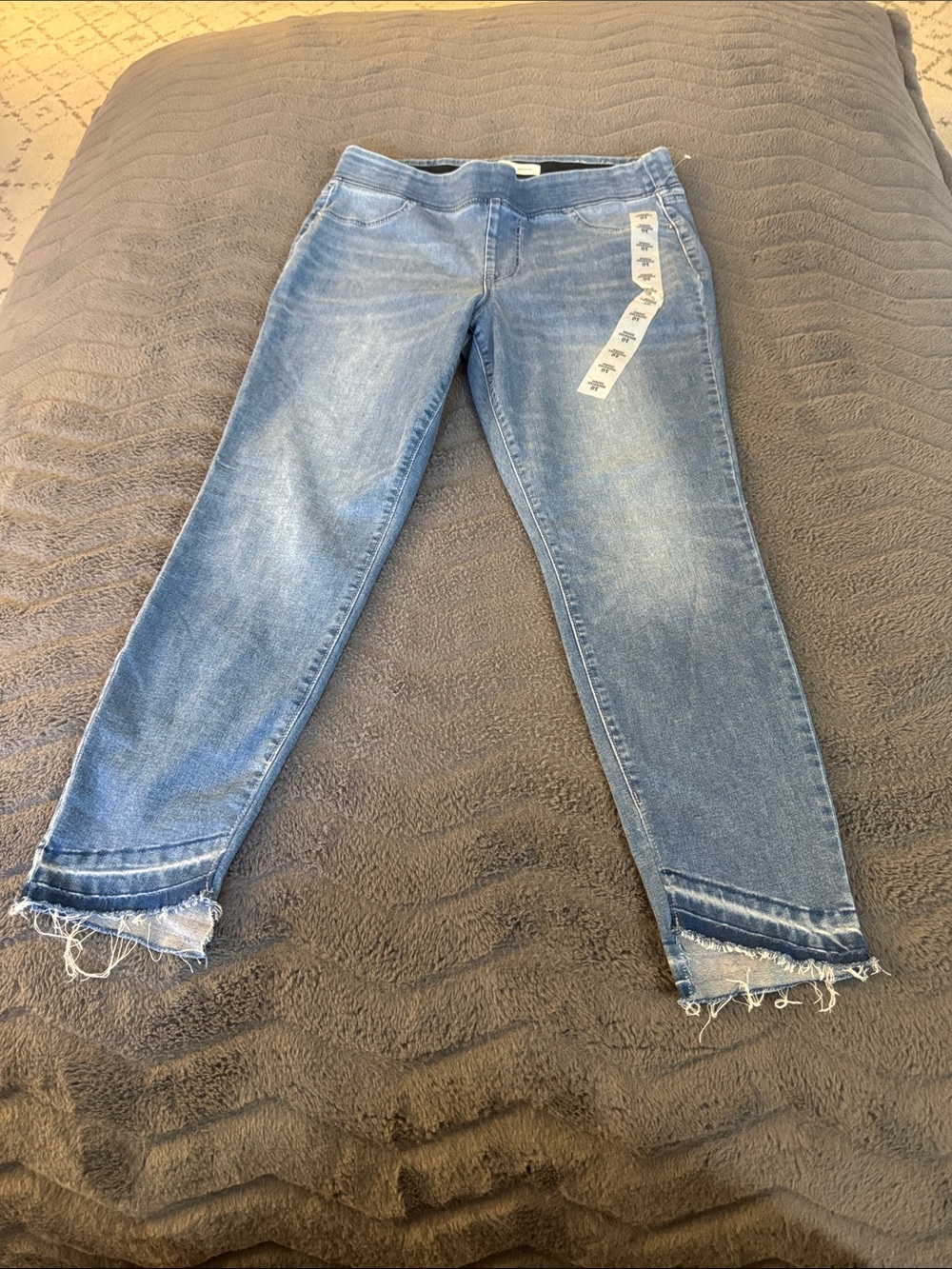Old Navy Light Blue Frayed Hem Ankle Jeans